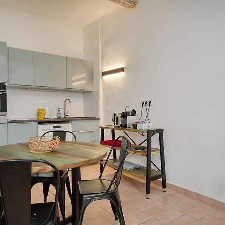 L'atelier Du Portail 9 *